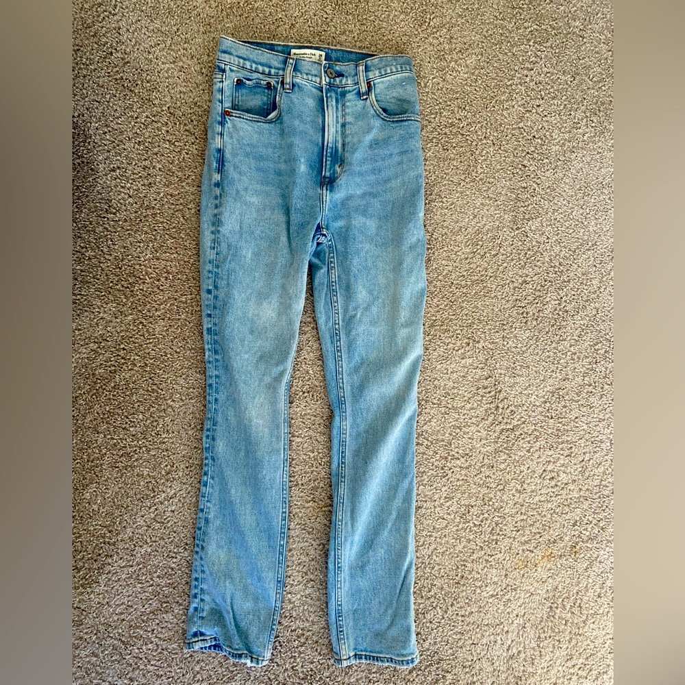 Abercrombie 26 90s slim straight ultra high rise